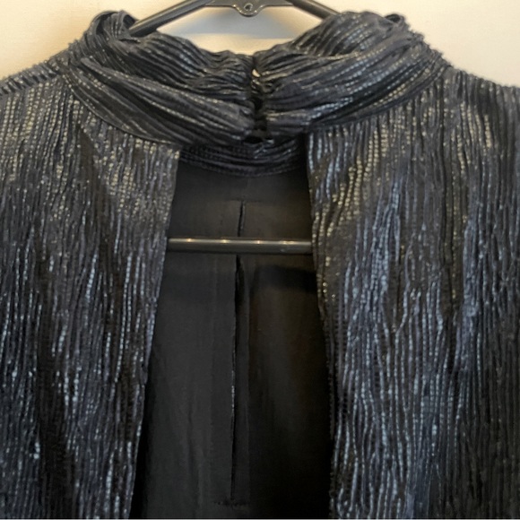 DO+BE Navy Puff Sleeve Open Tie Back Top Small - Picture 7 of 8